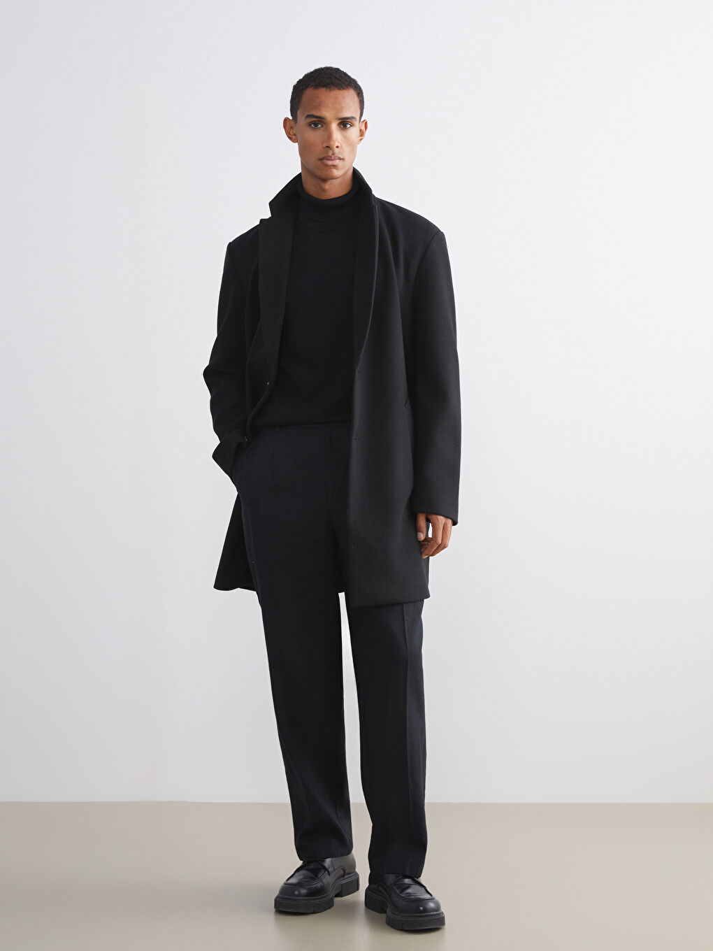 Siyah Standart Kalıp Erkek Kaşe Kaban-1