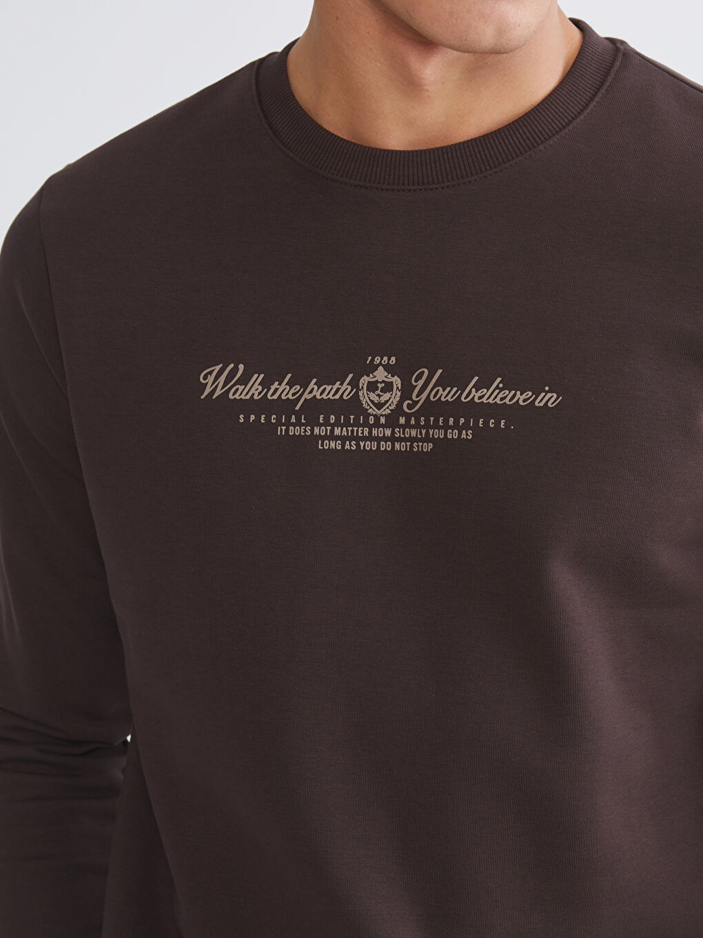 Kahverengi Standart Kalıp Bisiklet Yaka Baskılı Erkek Kalın Sweatshirt-2