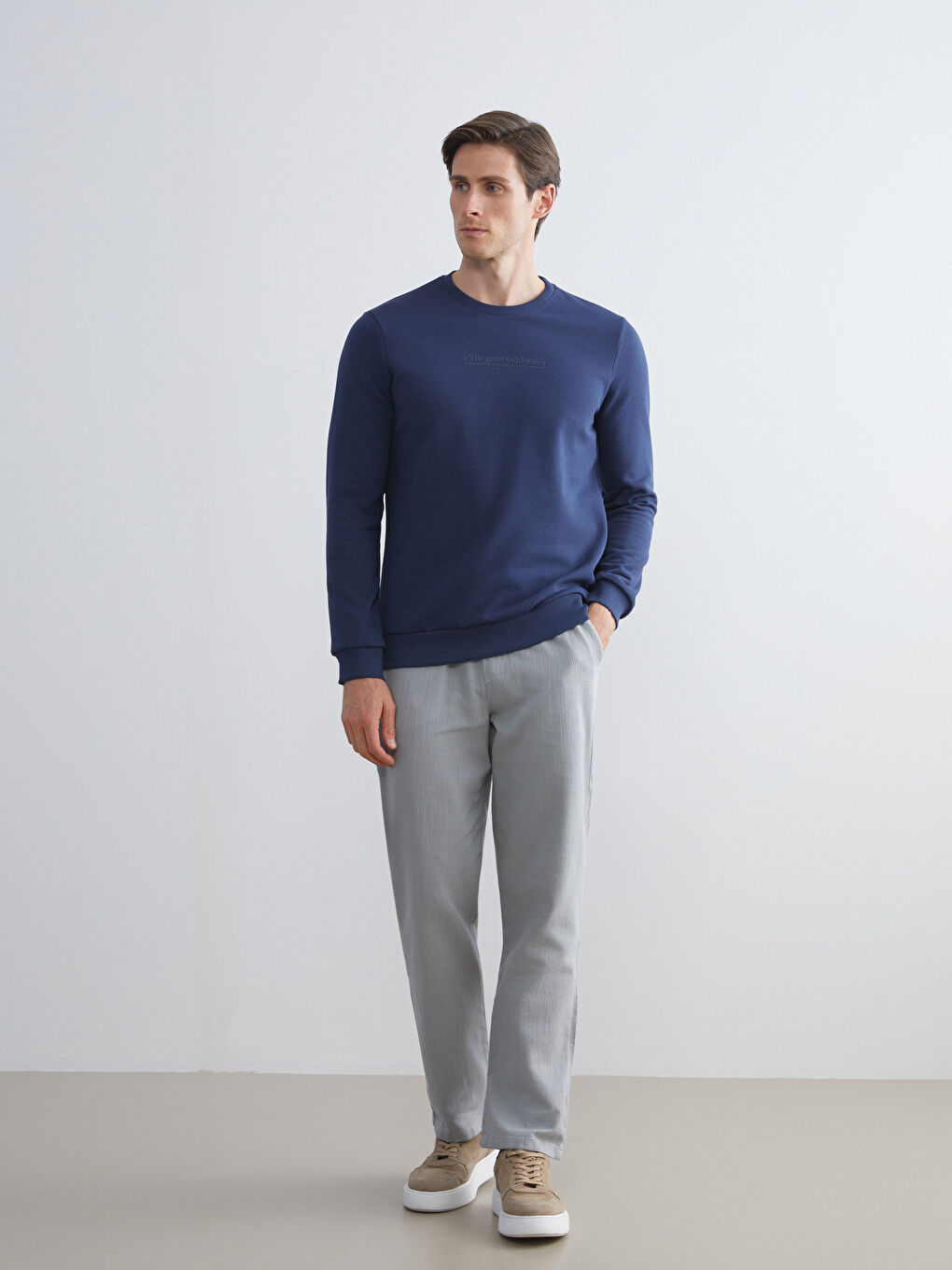 سويت شيرت تخين مطبوع بياقة دائرية للرجال-1