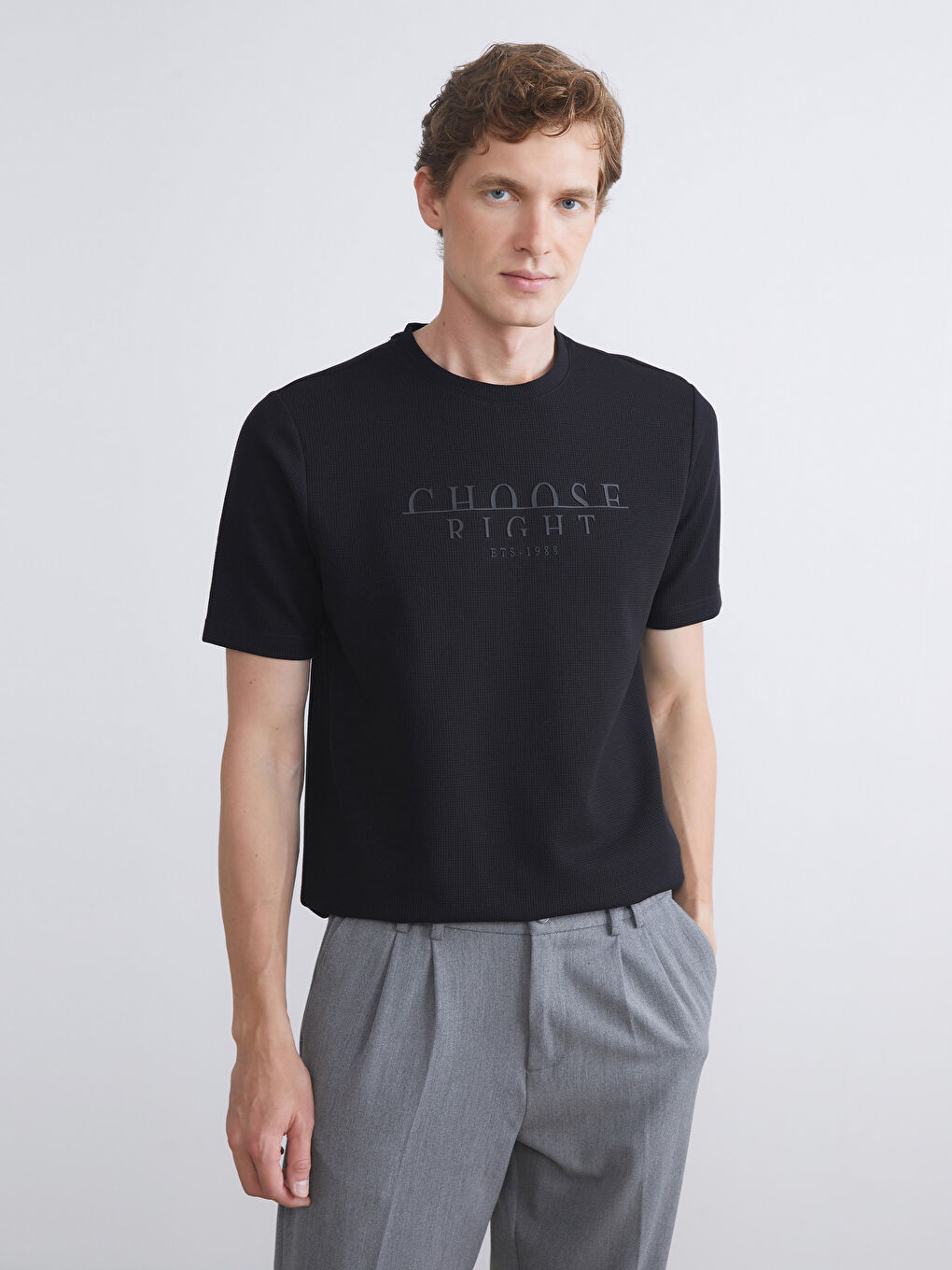 Siyah Bisiklet Yaka Baskılı Erkek Tişört