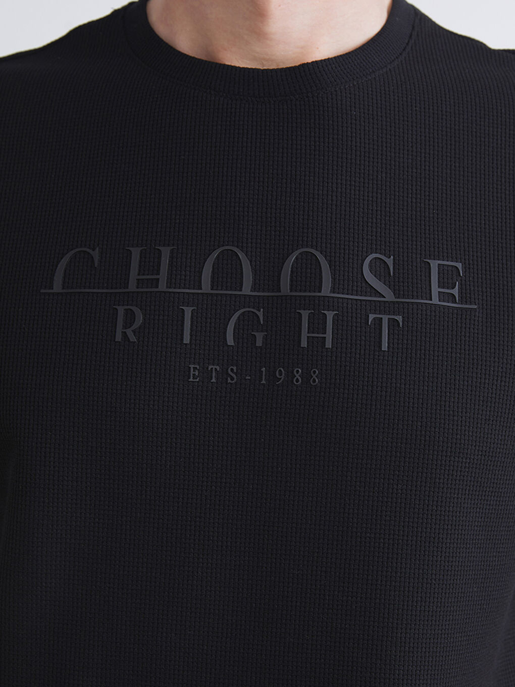 Siyah Bisiklet Yaka Baskılı Erkek Tişört-3