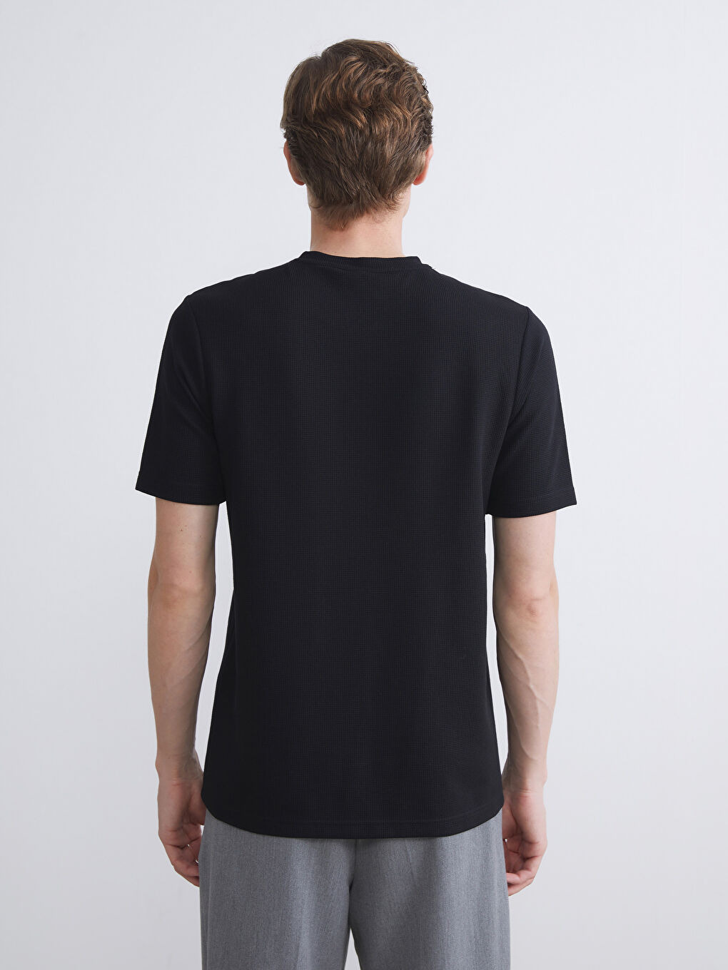 Siyah Bisiklet Yaka Baskılı Erkek Tişört-4