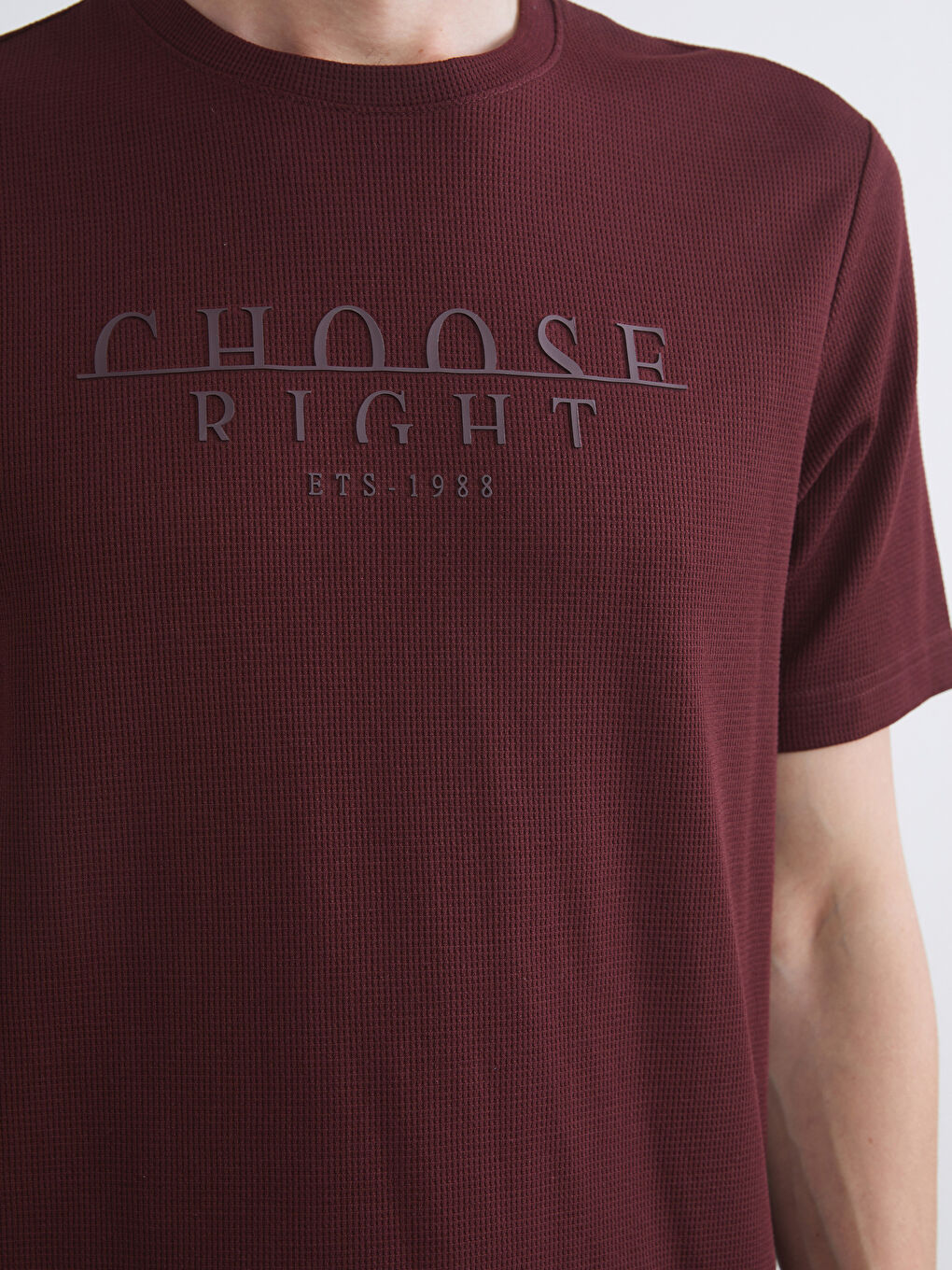 Bordo Bisiklet Yaka Baskılı Erkek Tişört-3