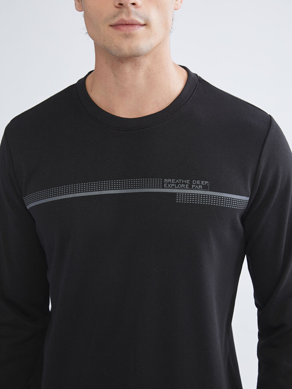 سوییتشێرتی یاخە خڕی نەخشدار-ی پیاوان-2