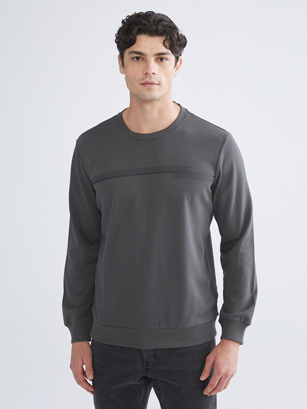 سوییتشێرتی یاخە خڕی نەخشدار-ی پیاوان