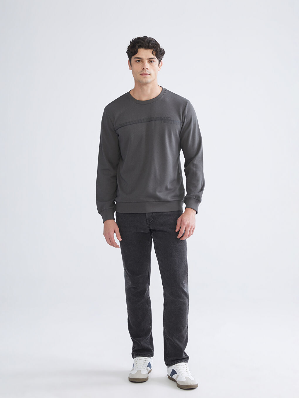 سوییتشێرتی یاخە خڕی نەخشدار-ی پیاوان-1