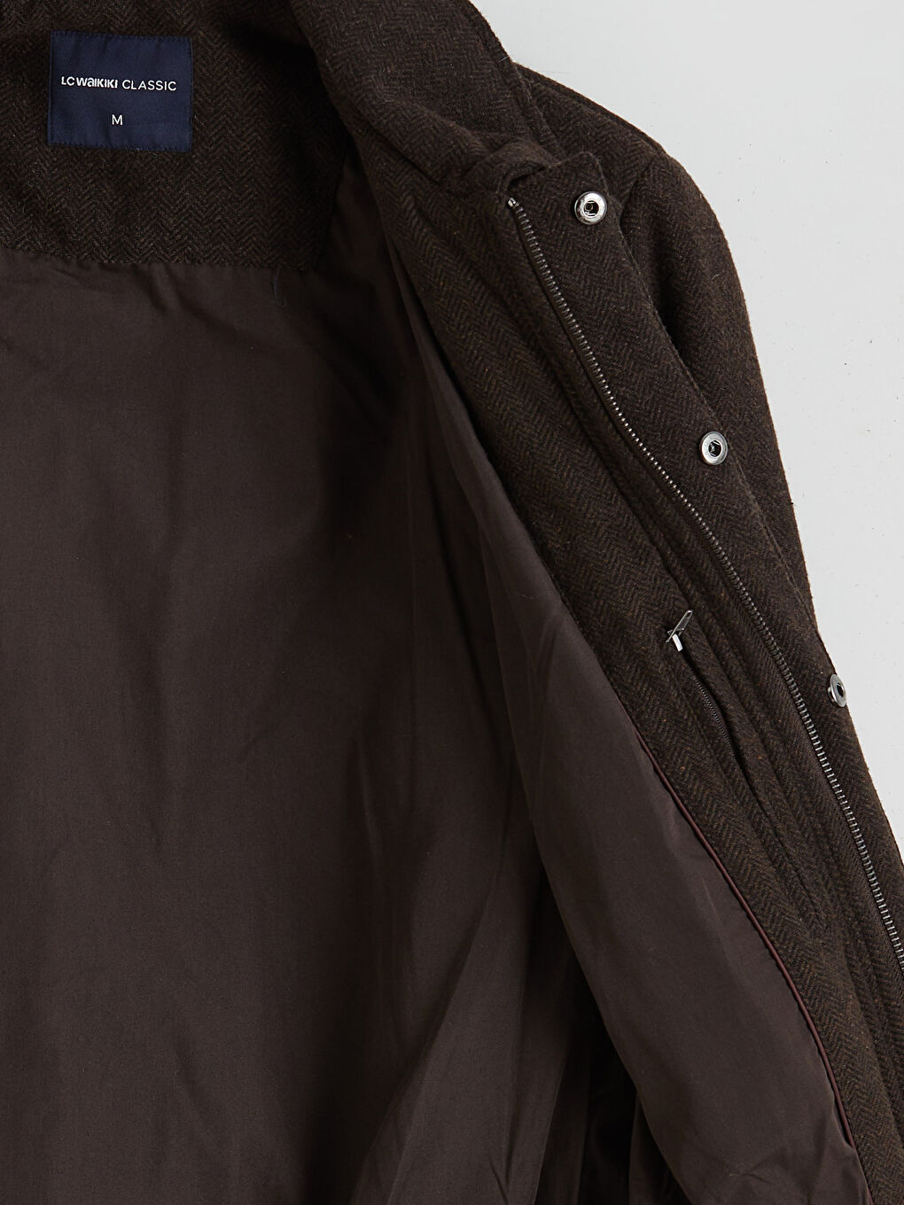 بالطو رجالي بكشمير مع ياقة نوتش بتصميم عصري ومريح.-6