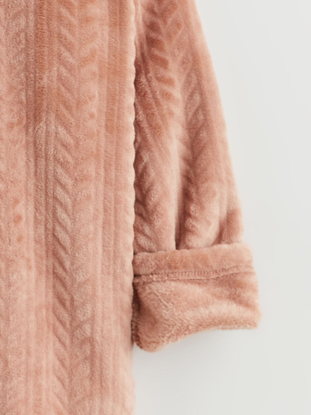 طقم بيجاما قطيفة مطرز برقبة دائرية للسيدات-7