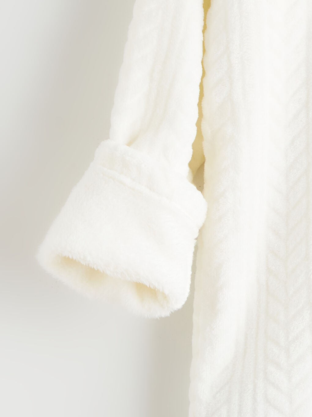 Crew Neck Embroidered Women's Plush Pyjama Set-12