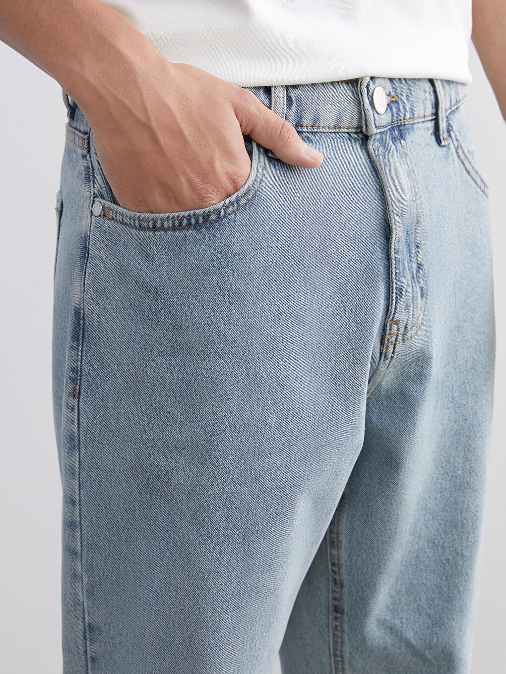 700 Straight Fit Men's Jeans-2
