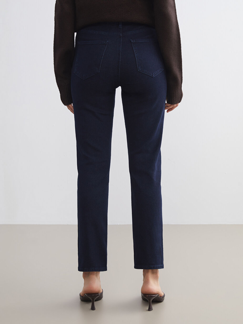 Siyah Slim Fit Kadın Jean Pantolon-3