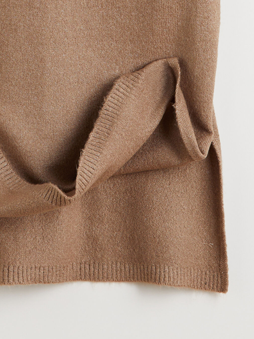 فستان بني امرأة-5