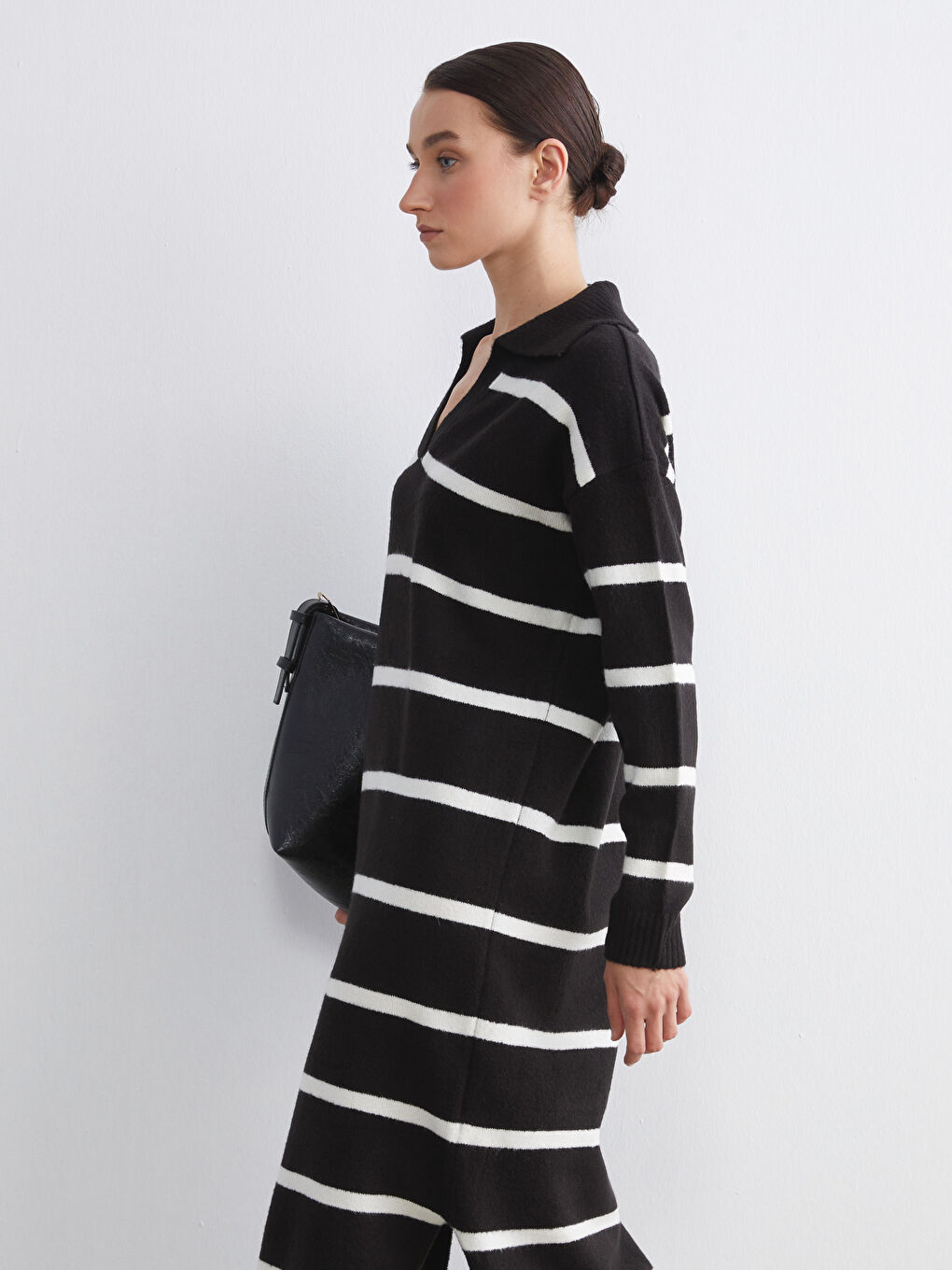 ქალი შავი კაბა-1