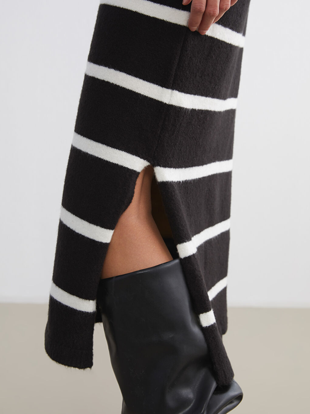 ქალი შავი კაბა-2