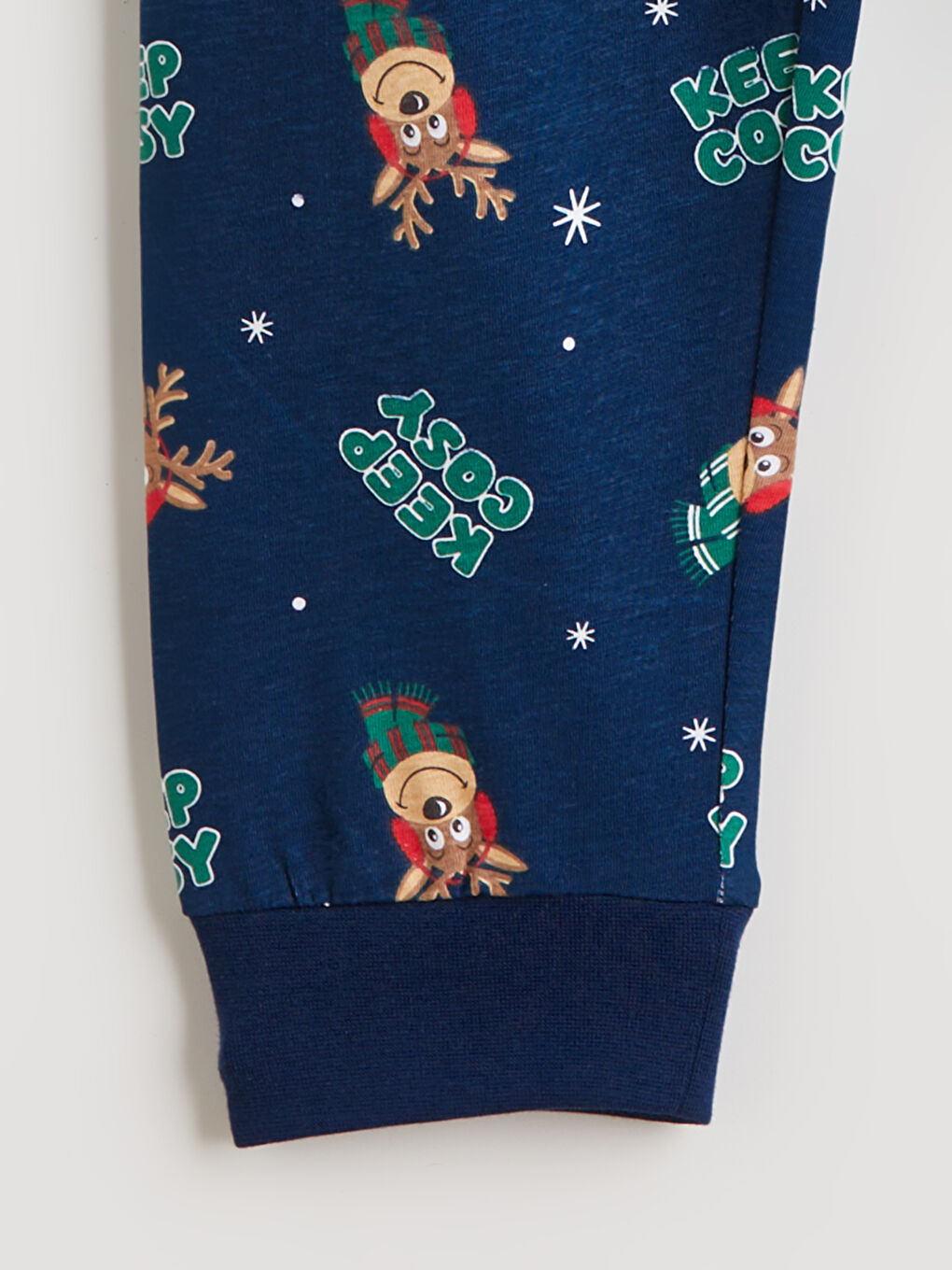 Pidžama komplet sa okruglim izrezom i božićnom tematikom za dečake-5