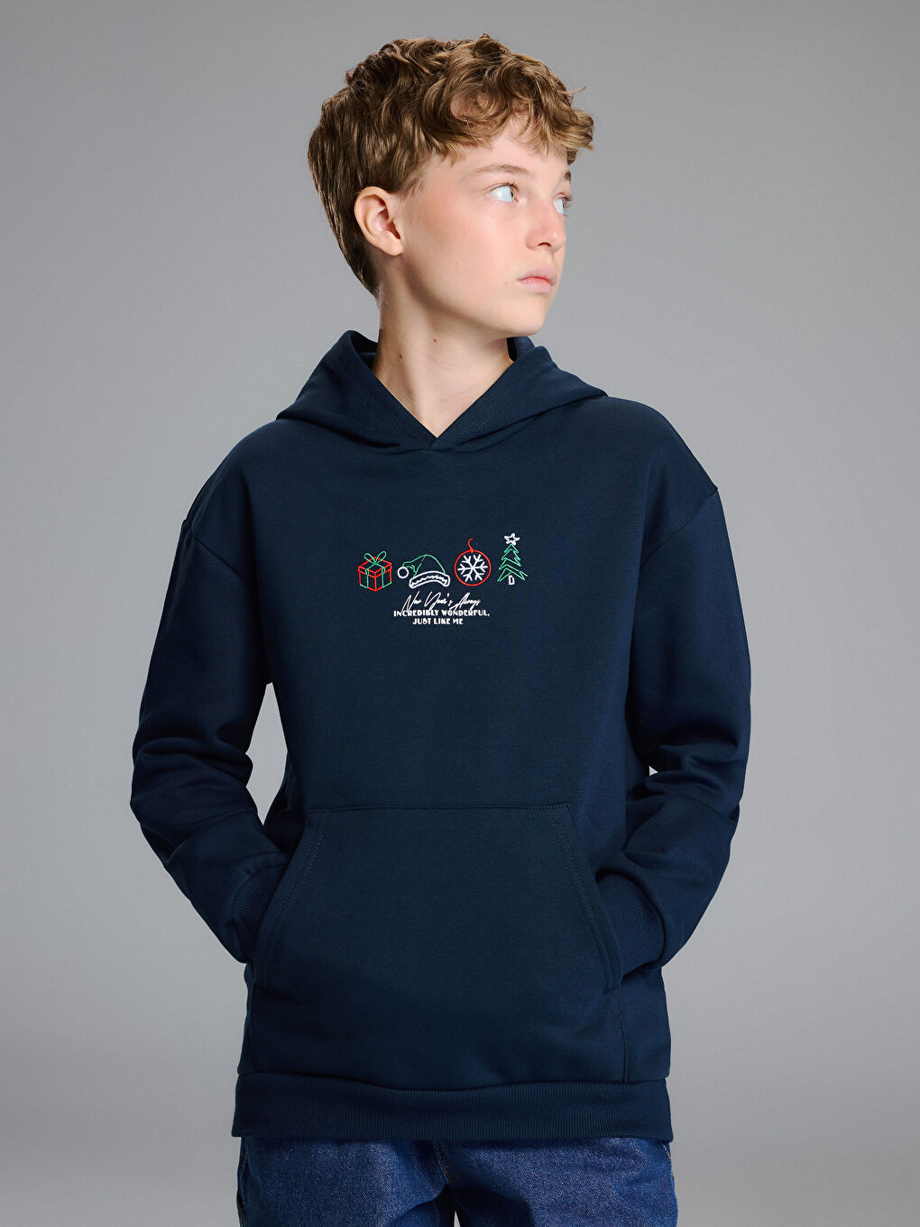 Lacivert Kapüşonlu Yılbaşı Temalı Erkek Çocuk Sweatshirt