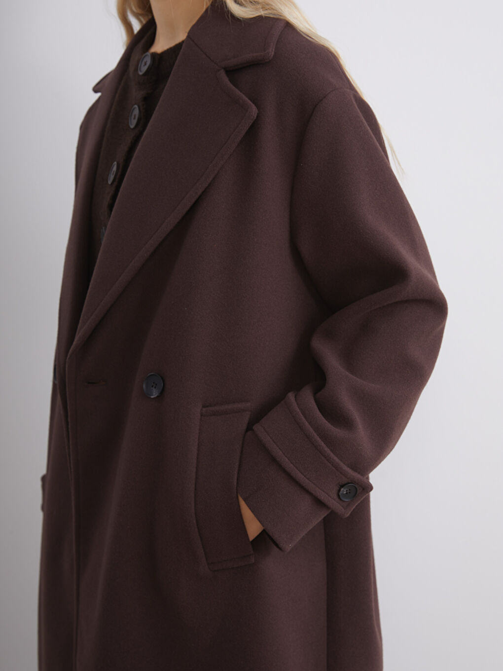 Kahverengi Kruvaze Yaka Kadın Kaşe Kaban-2