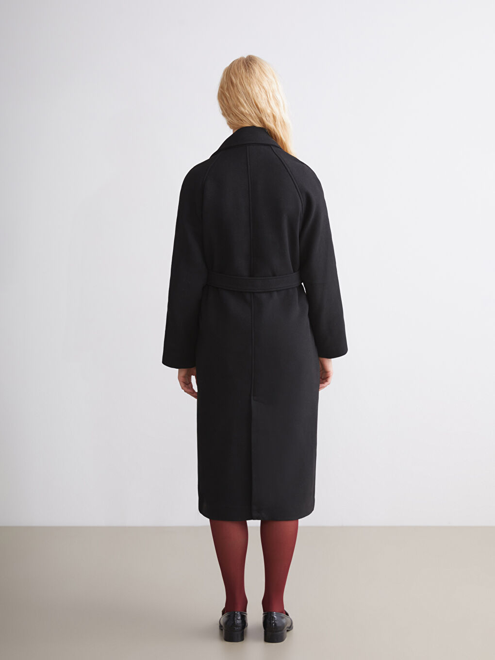 Siyah Kruvaze Yaka Kadın Kaşe Kaban-4