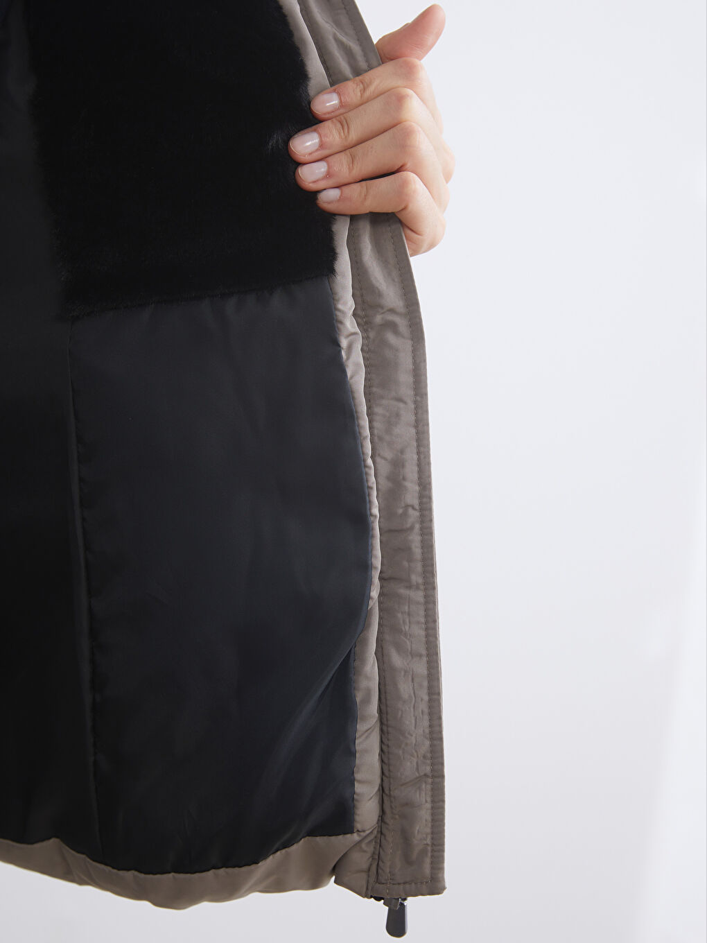 Kahverengi Kapüşonlu Kadın Şişme Mont-3