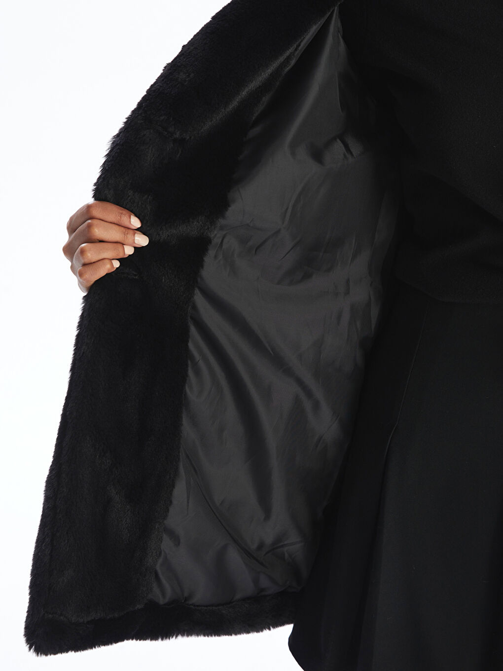 Siyah Ceket Yaka Kadın Pelüş Kaban-3