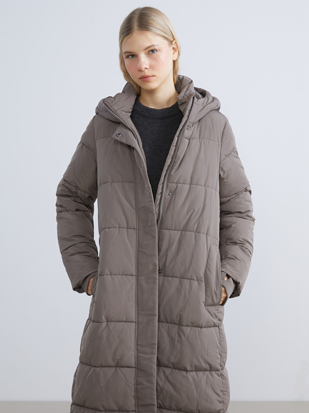 Hooded Women's Puffer Coat-1