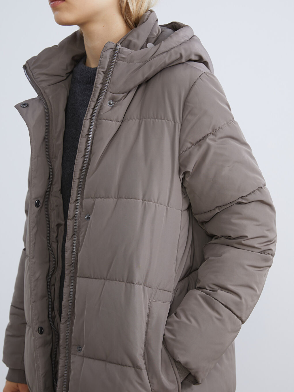 Hooded Women's Puffer Coat-2