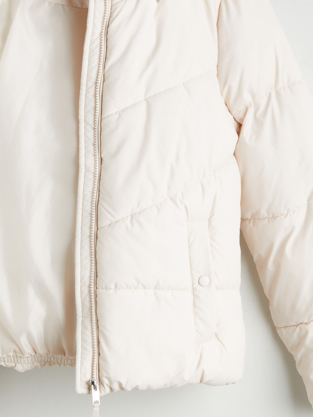 Bej Kürk Kapüşonlu Kadın Şişme Mont-7