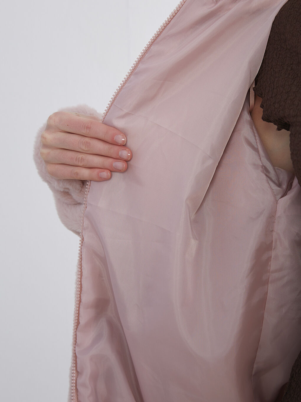 Pembe Kapüşonlu Kadın Kürk Mont-3