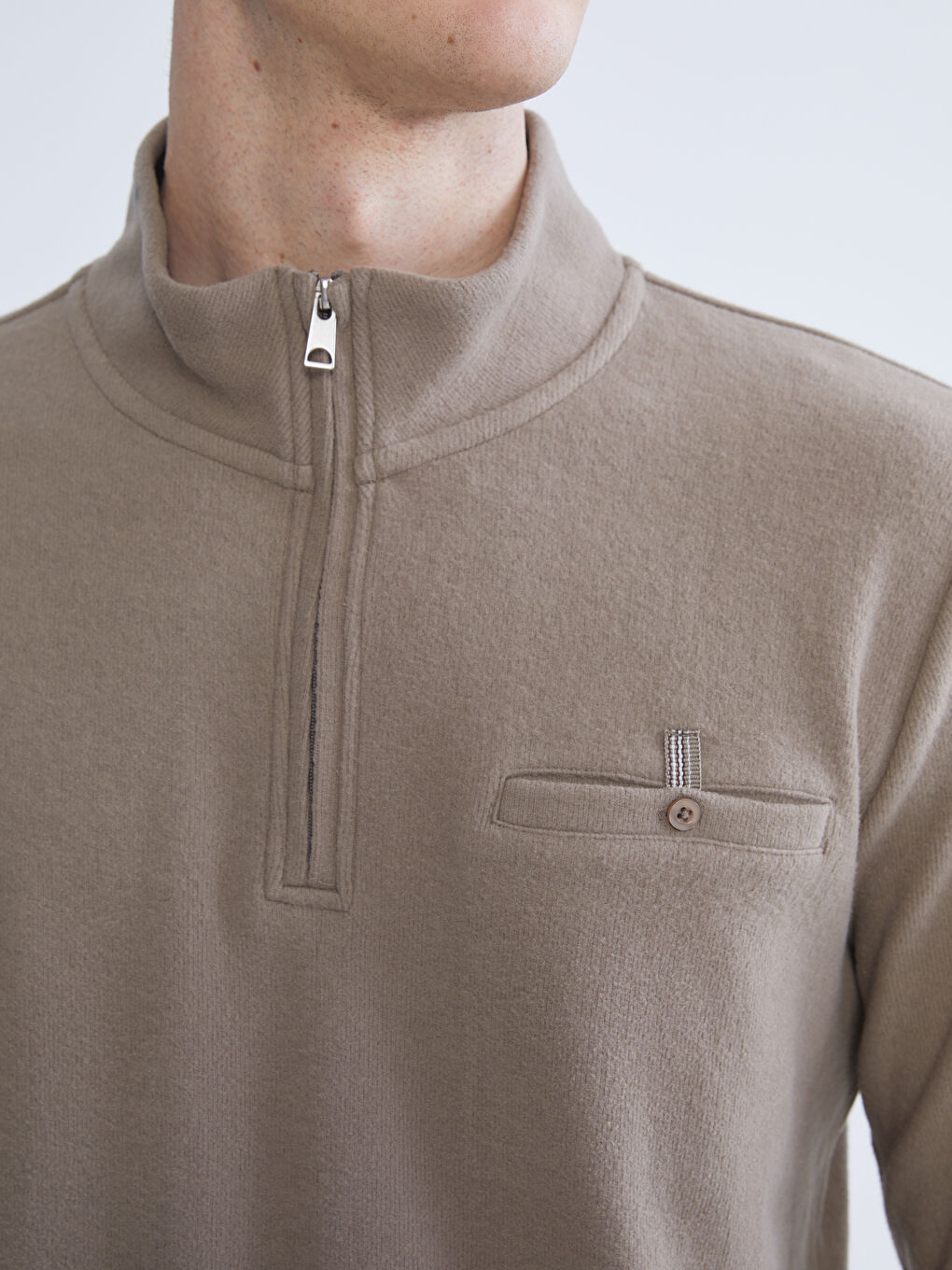 سویتشێرتی پیاوان بە یەخەی مل بەرز و زیپدار-2