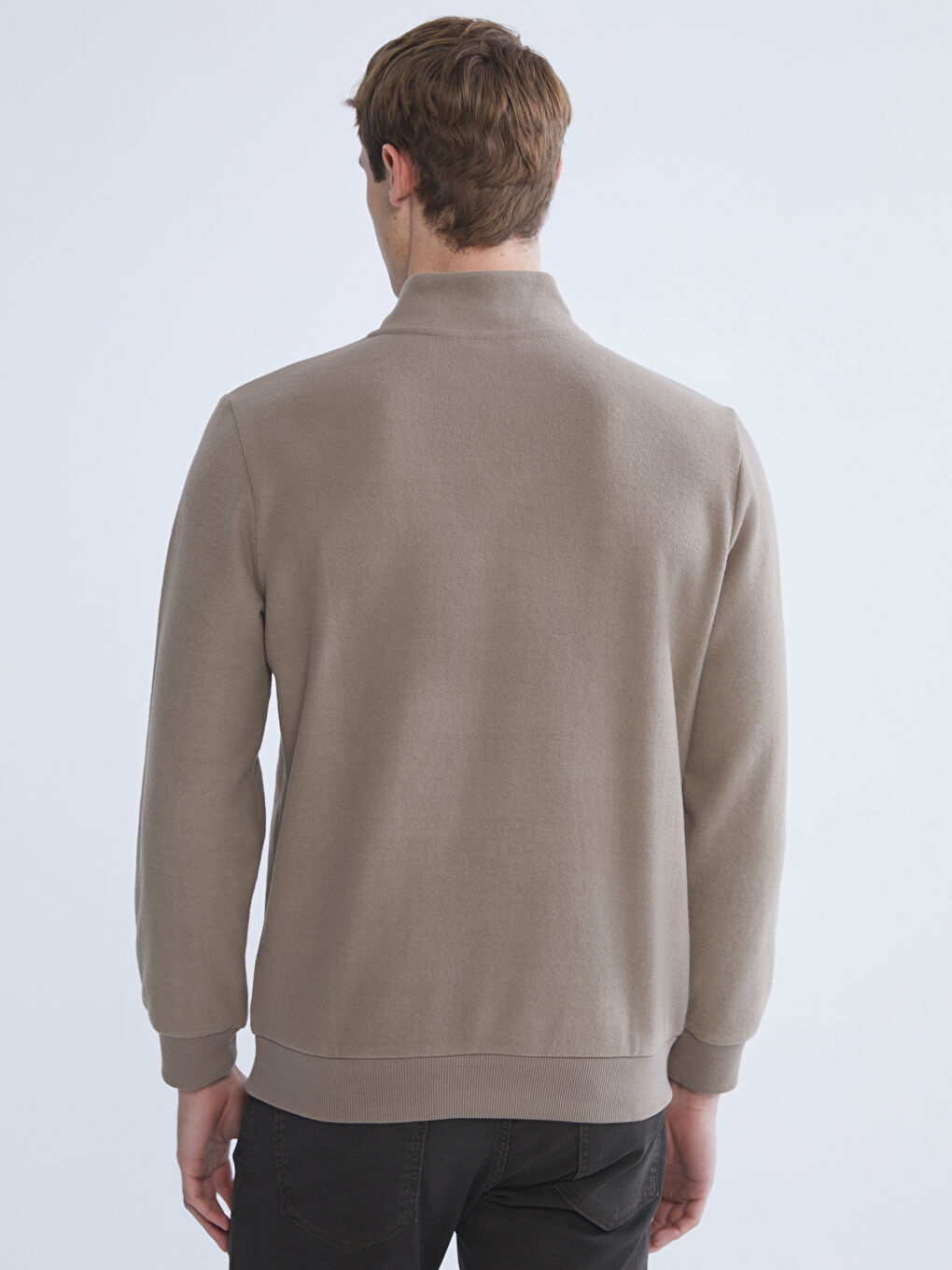 سویتشێرتی پیاوان بە یەخەی مل بەرز و زیپدار-3