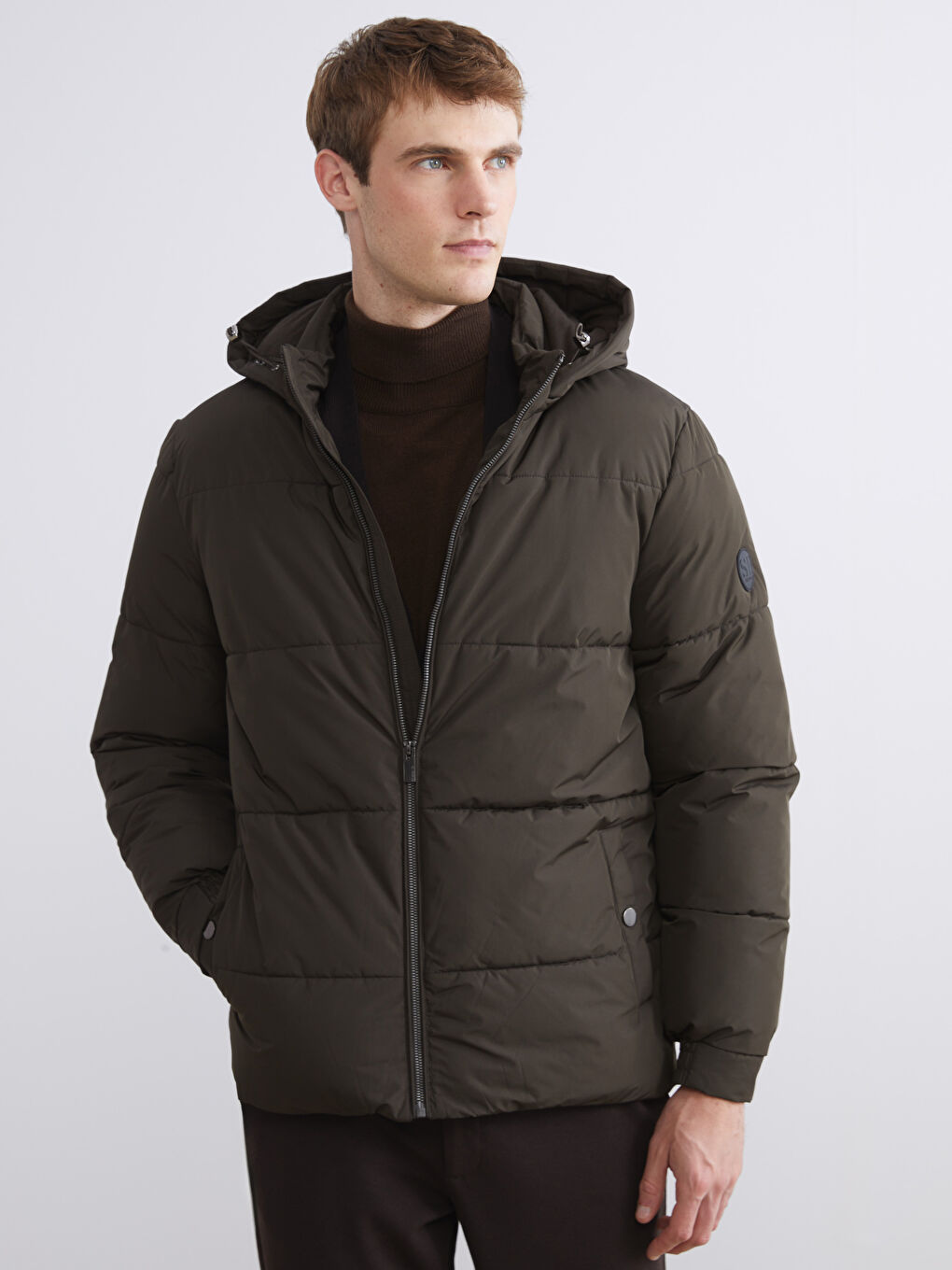 Haki Standart Kalıp Kapüşonlu Erkek Şişme Mont