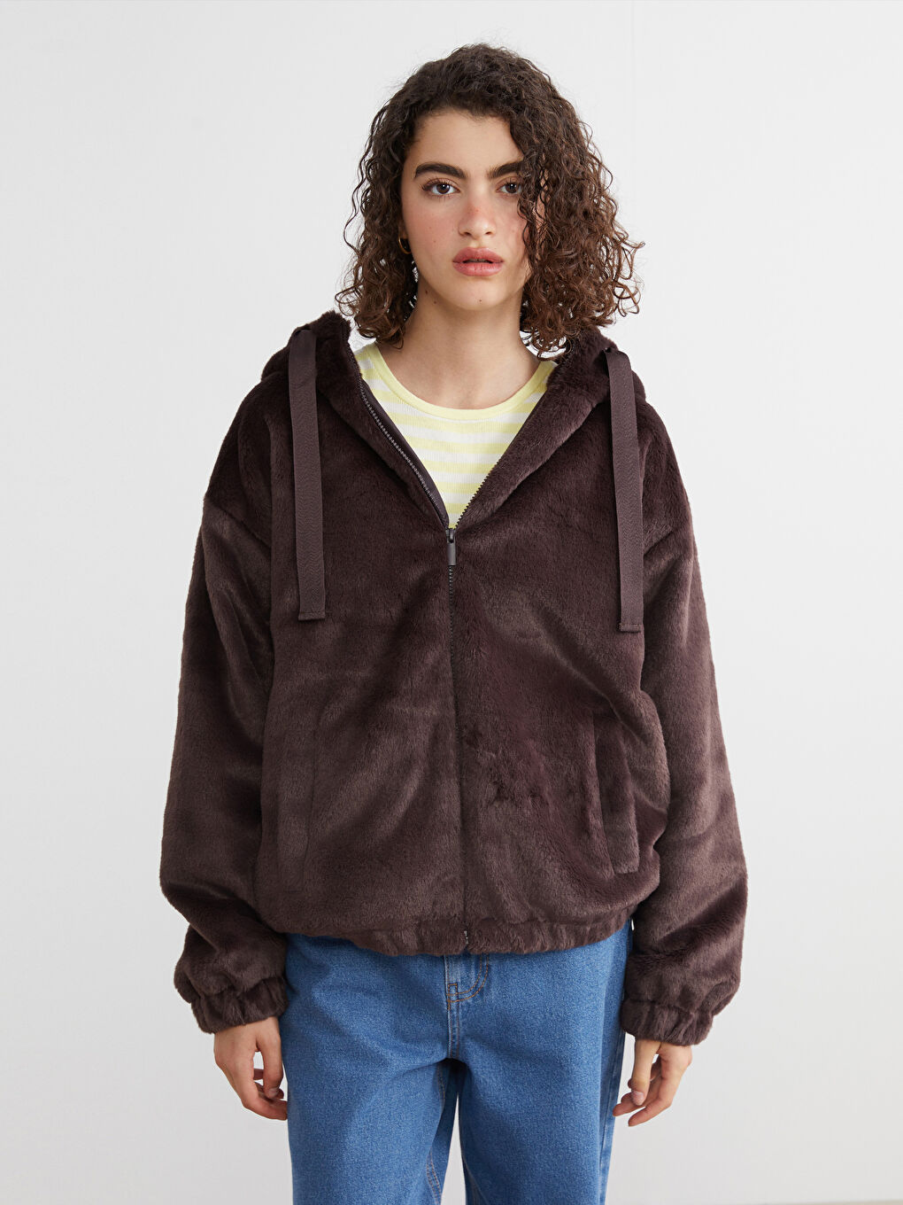 Kahverengi Kapüşonlu Oversize Kadın Pelüş Ceket