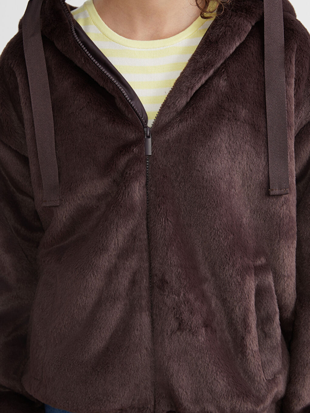 Kahverengi Kapüşonlu Oversize Kadın Pelüş Ceket-2