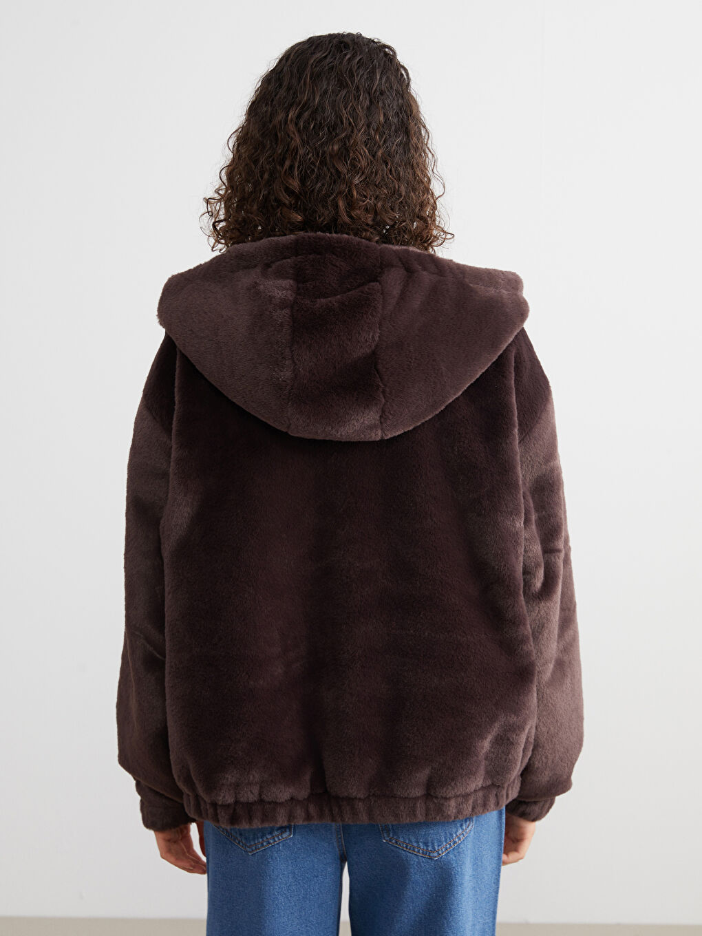 Kahverengi Kapüşonlu Oversize Kadın Pelüş Ceket-3