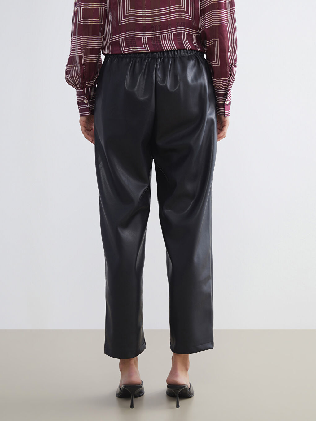 CRNA Pantalone Žena-1
