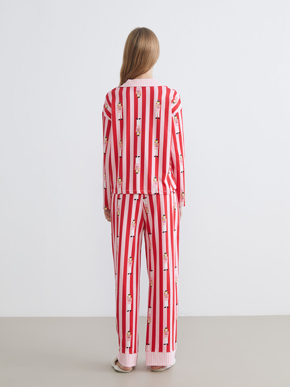 Collared Neck Striped Women's Pyjama Set-3