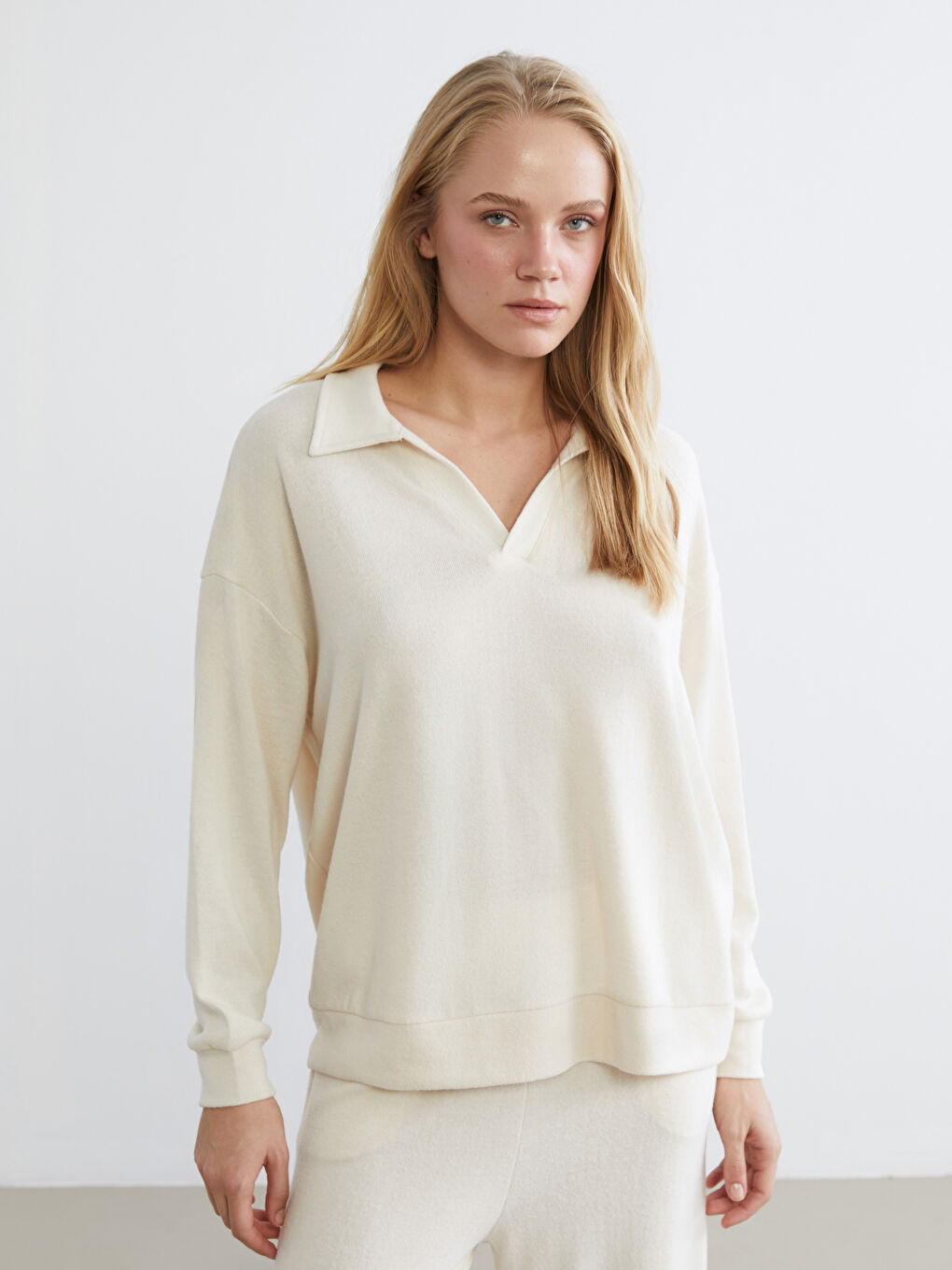 Женщины Бежевый Пижамный комплект-1