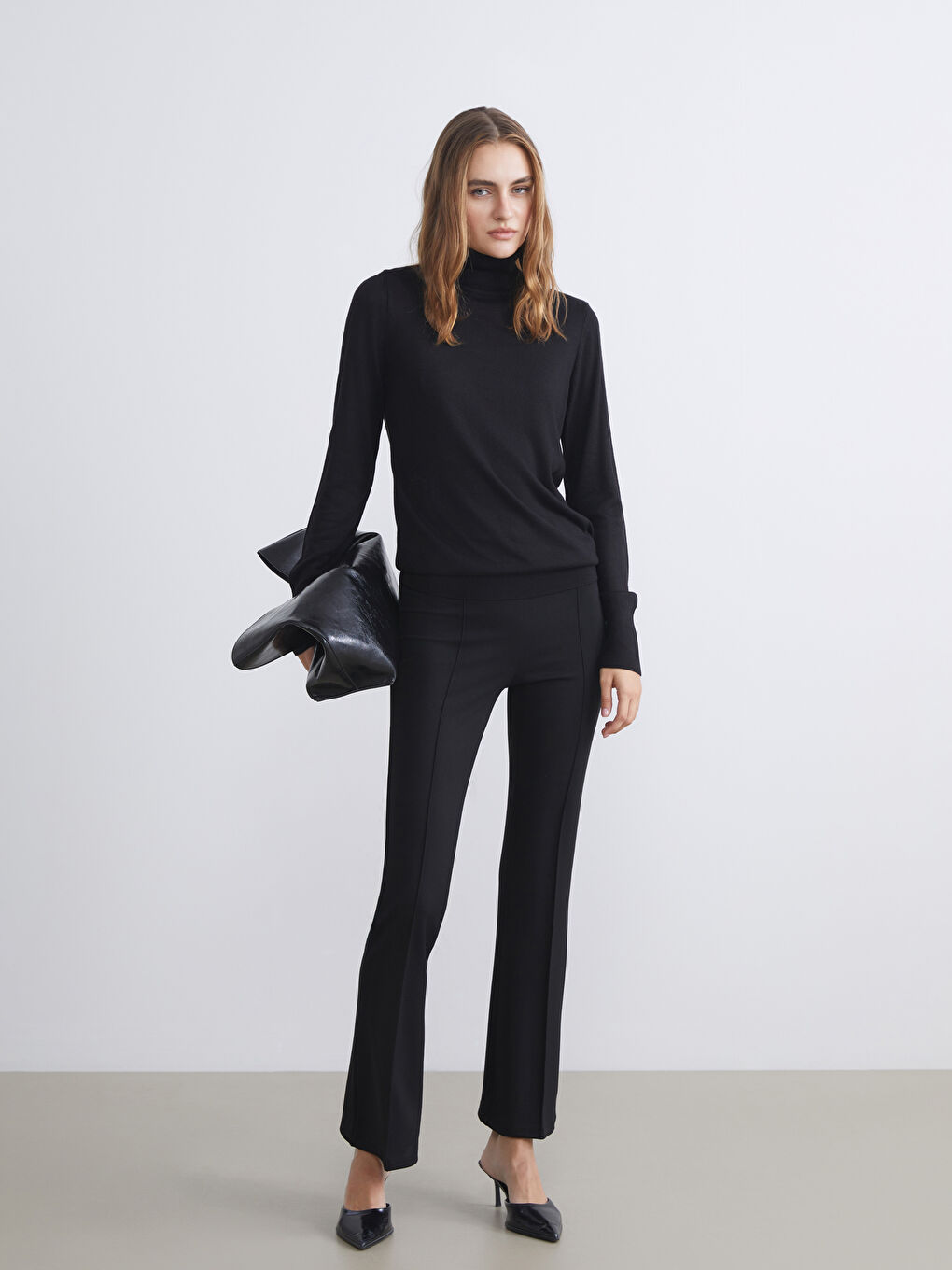 Siyah Balıkçı Yaka Kadın Triko Kazak-4