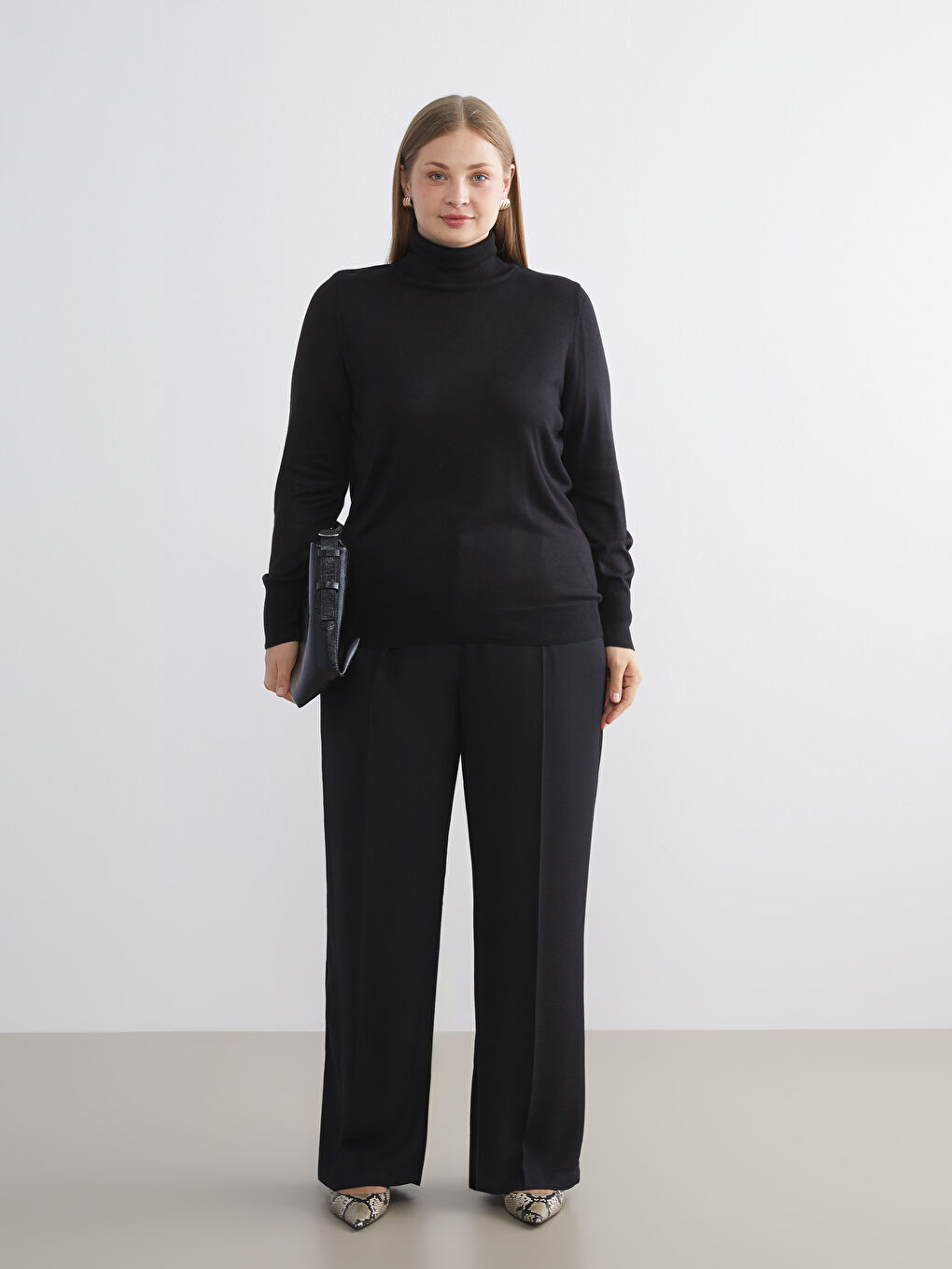 Siyah Balıkçı Yaka Kadın Triko Kazak-3