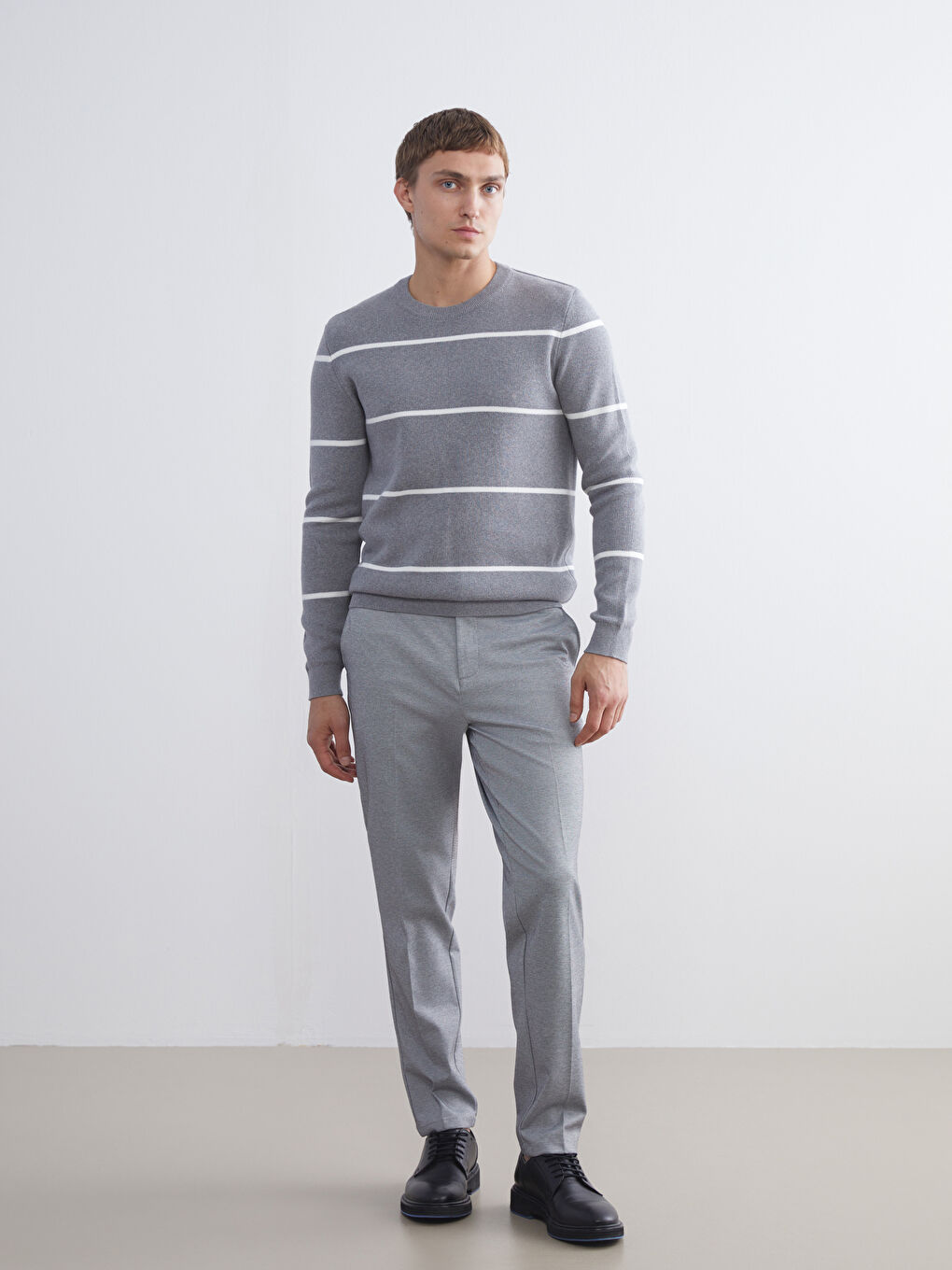 Crew Neck Striped Men's Knitwear Sweater-1