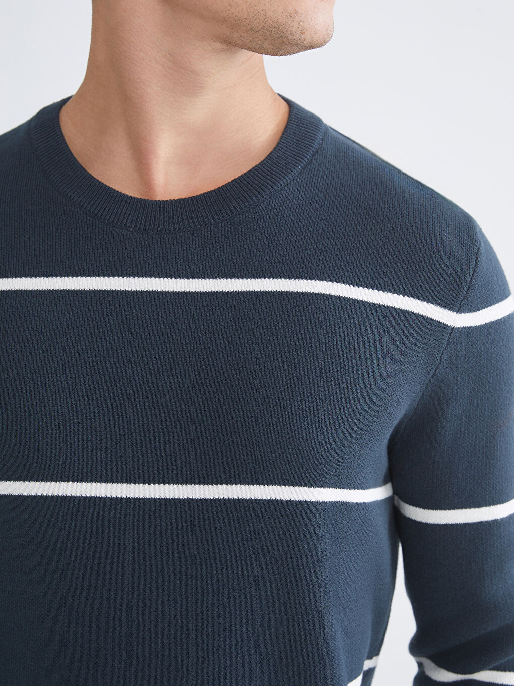 Crew Neck Striped Men's Knitwear Sweater-2