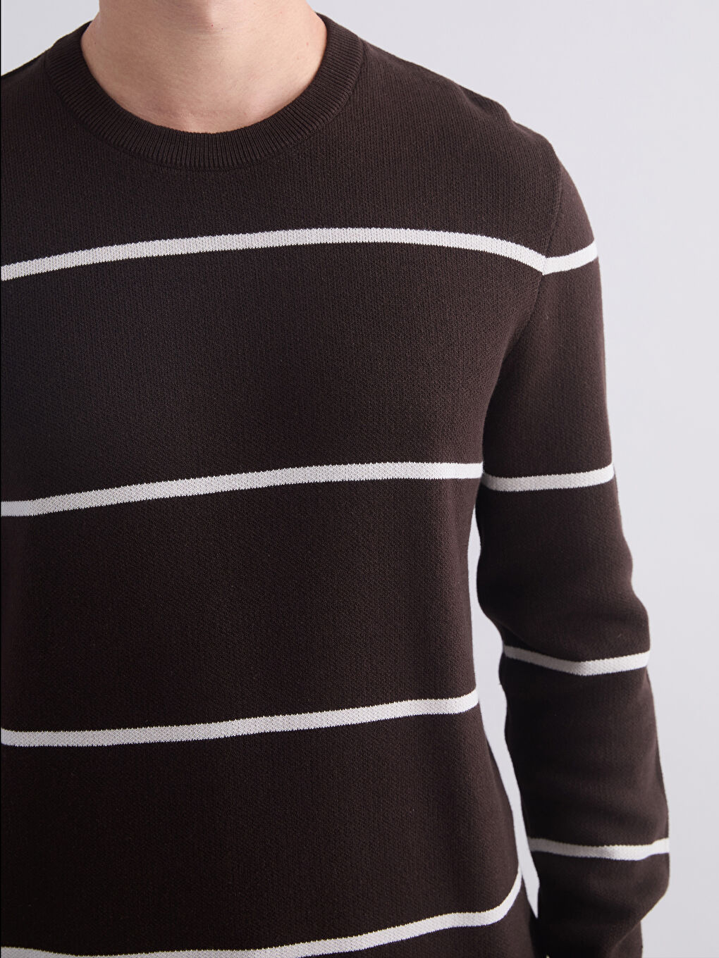 Crew Neck Striped Men's Knitwear Sweater-2