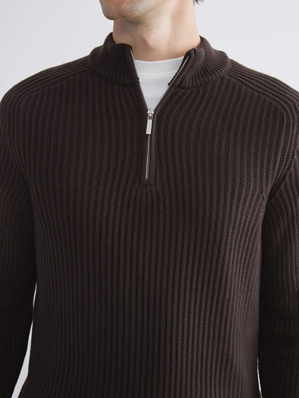 Kahverengi Dik Yaka Uzun Kollu Erkek Triko Kazak-2