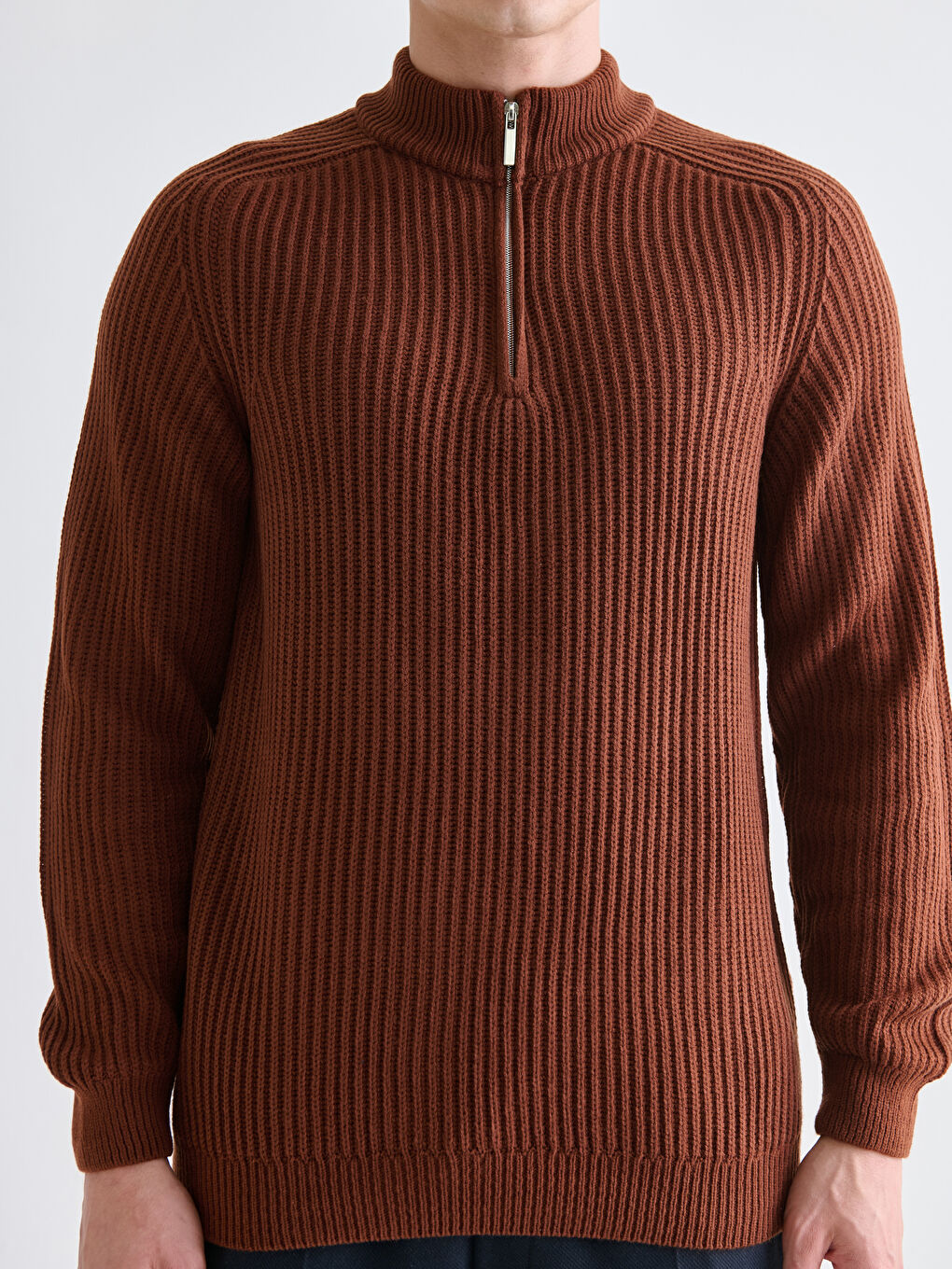 Kahverengi Dik Yaka Uzun Kollu Erkek Triko Kazak-2