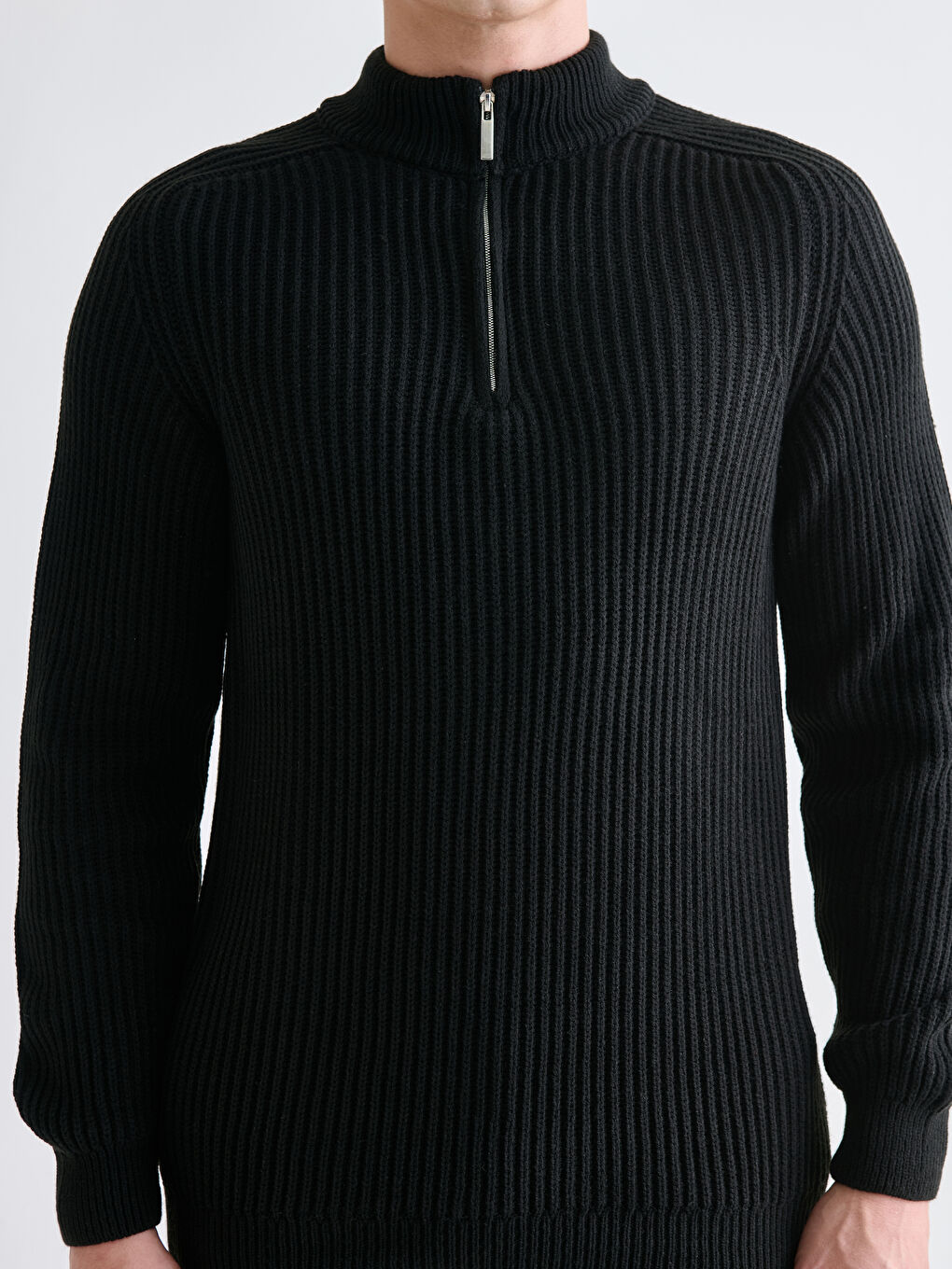 Siyah Dik Yaka Uzun Kollu Erkek Triko Kazak-4