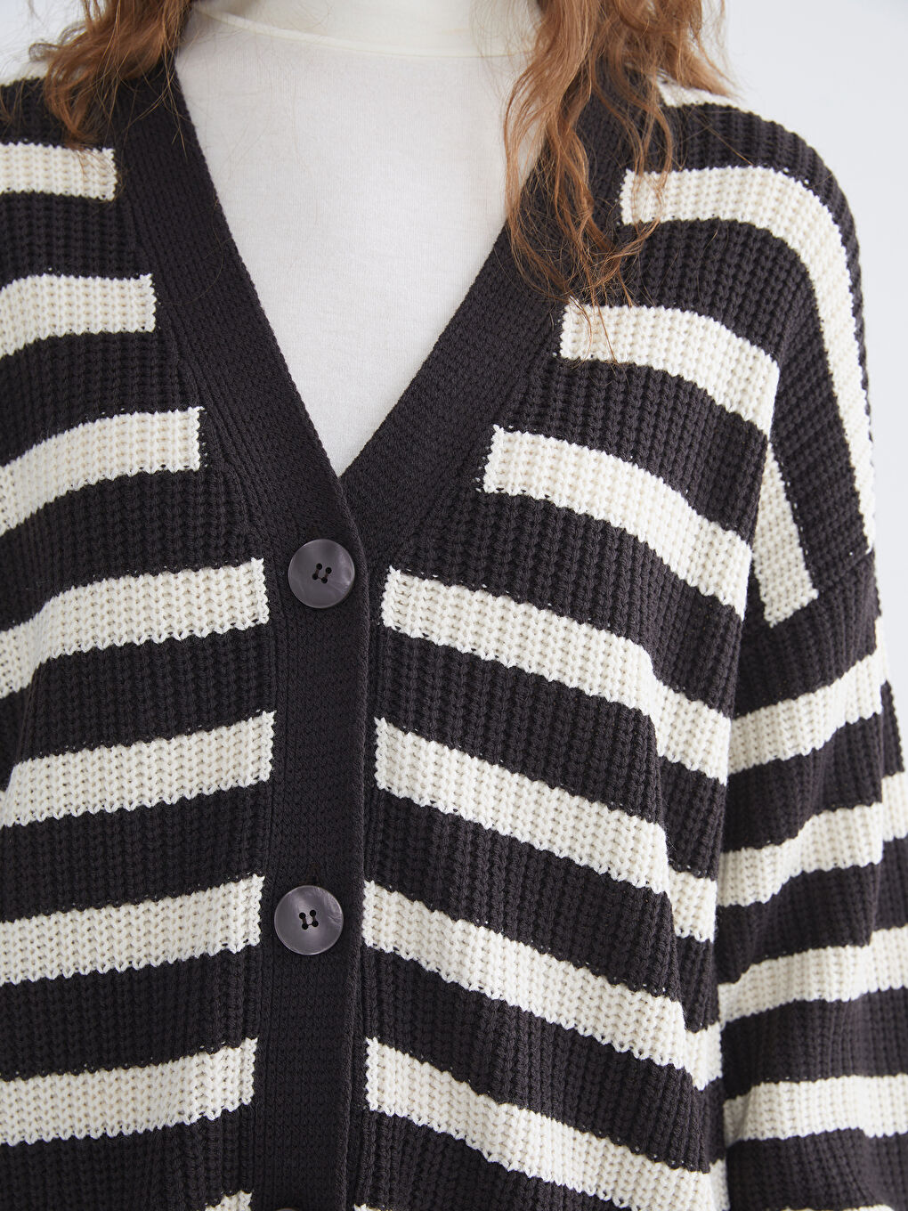 کاردیگان تریکۆ یاخەی V خەتخەت بۆ ژنان-2