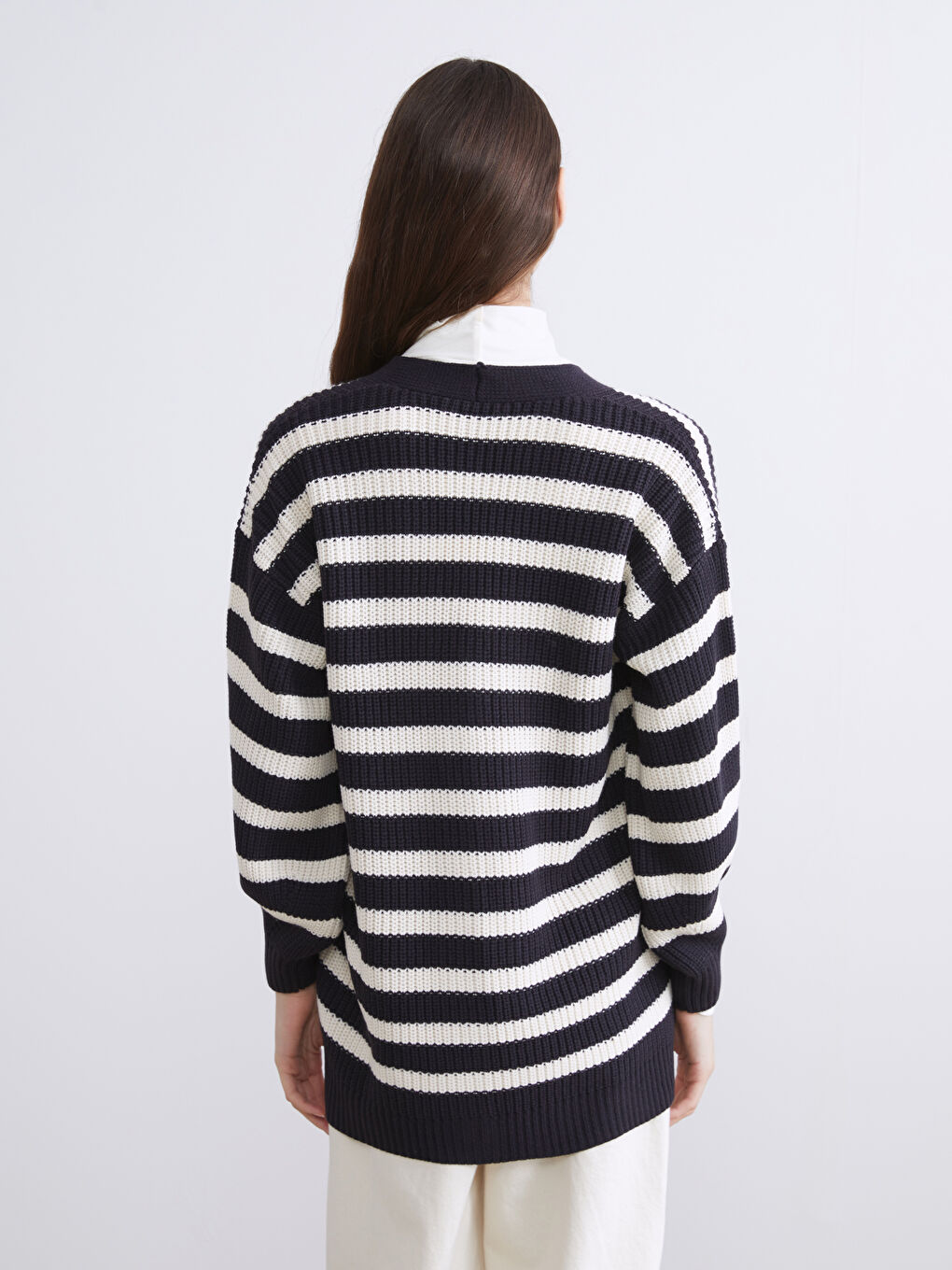 V Neck Striped Women's Knitwear Cardigan-3