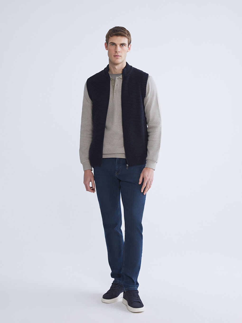 Lacivert Standart Kalıp Dik Yaka Erkek Triko Yelek-1