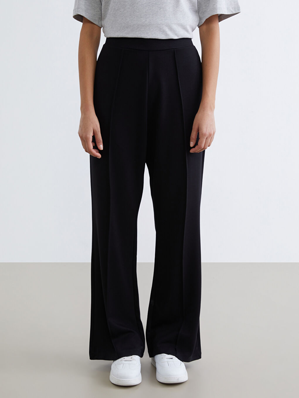 Elasticated Waist Wide Leg Women's Sweatpants-1