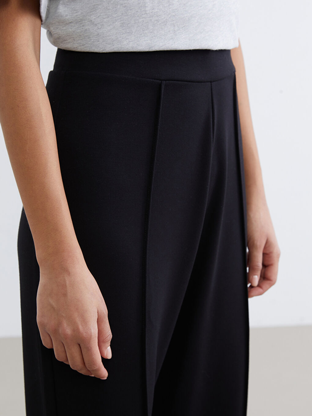 Elasticated Waist Wide Leg Women's Sweatpants-2